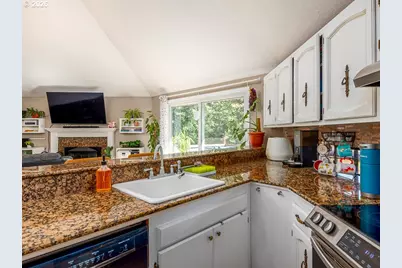 11896 SE Kehrli Dr, Milwaukie, OR 97222 - Photo 8