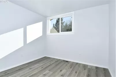 14915 SE Woodward St, Portland, OR 97236 - Photo 24