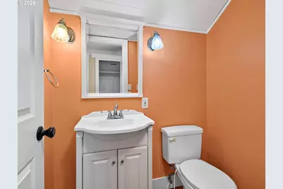 245 W Berkeley St, Gladstone, OR 97027 - Photo 16