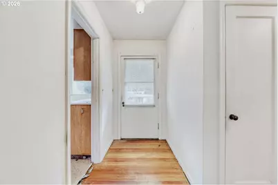 2415 SW Boundary St, Portland, OR 97239 - Photo 2