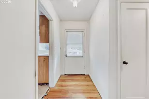 2415 SW Boundary St, Portland, OR 97239 - Photo 2