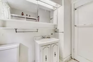 2415 SW Boundary St, Portland, OR 97239 - Photo 14