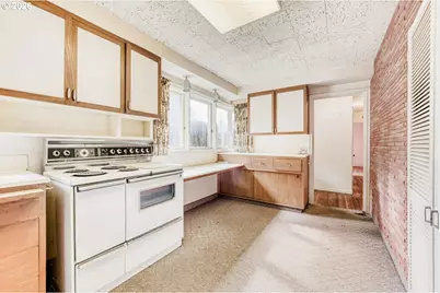 2415 SW Boundary St, Portland, OR 97239 - Photo 8