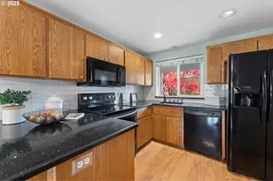 1029 SW View Crest Dr, Dundee, OR 97115 - Photo 10