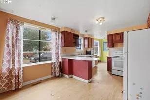2315 8th St, Tillamook, OR 97141 - Photo 8