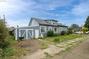 2315 8th St, Tillamook, OR 97141 - Photo 2