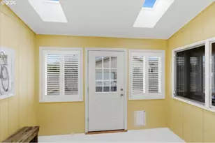 5718 E St, Springfield, OR 97477 - Photo 36