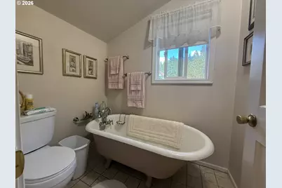 1090 E Willis Creek Rd, Winston, OR 97496 - Photo 26