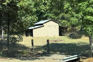 1090 E Willis Creek Rd, Winston, OR 97496 - Photo 4