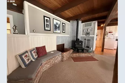 1090 E Willis Creek Rd, Winston, OR 97496 - Photo 10