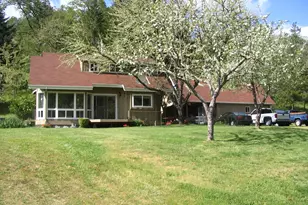 1090 E Willis Creek Rd, Winston, OR 97496 - Photo 2