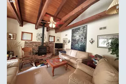 1090 E Willis Creek Rd, Winston, OR 97496 - Photo 8