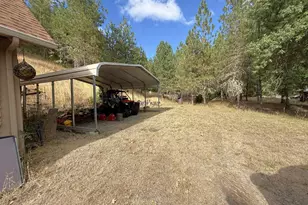 1090 E Willis Creek Rd, Winston, OR 97496 - Photo 38