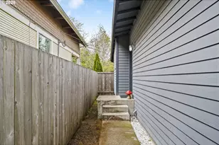 9302 SW 30th Ave, Portland, OR 97219 - Photo 42