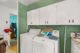 680 E 20th Ave, Eugene, OR 97405 - Photo 10