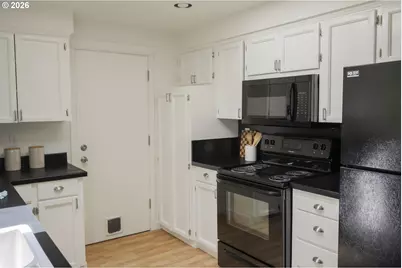 1435 NW 1st St, Gresham, OR 97030 - Photo 8