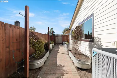 1546 SE 52nd Ave, Hillsboro, OR 97123 - Photo 36