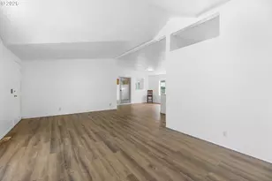 3228 NE Lombard St, Portland, OR 97211 - Photo 10