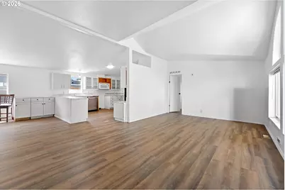 3228 NE Lombard St, Portland, OR 97211 - Photo 8