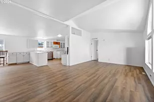 3228 NE Lombard St, Portland, OR 97211 - Photo 8