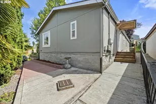 3228 NE Lombard St, Portland, OR 97211 - Photo 32