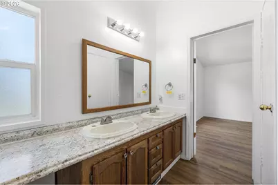 3228 NE Lombard St, Portland, OR 97211 - Photo 16
