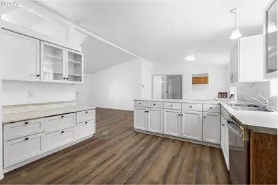 3228 NE Lombard St, Portland, OR 97211 - Photo 18