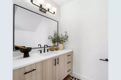 9213 N Seneca St, Portland, OR 97203 - Photo 18
