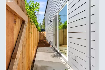 9213 N Seneca St, Portland, OR 97203 - Photo 14
