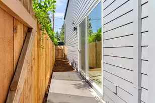 9213 N Seneca St, Portland, OR 97203 - Photo 14
