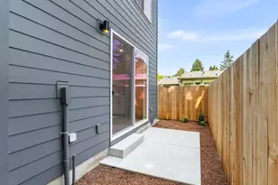 9213 N Seneca St, Portland, OR 97203 - Photo 32