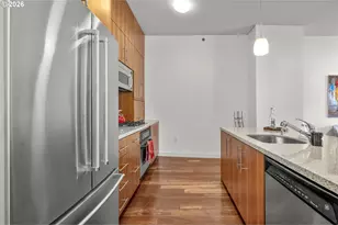 922 NW 11th Ave, Portland, OR 97209 - Photo 16