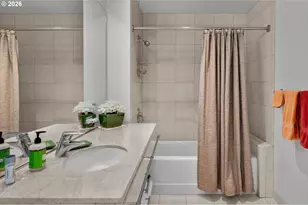 922 NW 11th Ave, Portland, OR 97209 - Photo 26