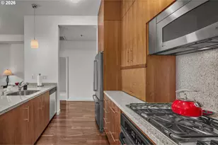 922 NW 11th Ave, Portland, OR 97209 - Photo 20