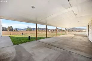 557 Plat B Rd, Sutherlin, OR 97479 - Photo 12