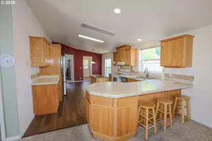 230 Owyhee Ln, Roseburg, OR 97471 - Photo 14
