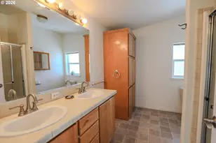 230 Owyhee Ln, Roseburg, OR 97471 - Photo 26