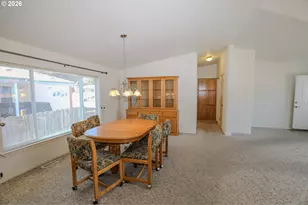 230 Owyhee Ln, Roseburg, OR 97471 - Photo 8
