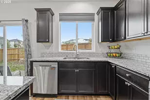 3655 NE Pioneer St, Camas, WA 98607 - Photo 8