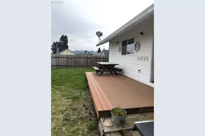 1806 8th St, Tillamook, OR 97141 - Photo 26