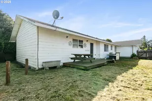 1806 8th St, Tillamook, OR 97141 - Photo 26