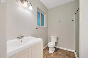 1806 8th St, Tillamook, OR 97141 - Photo 20