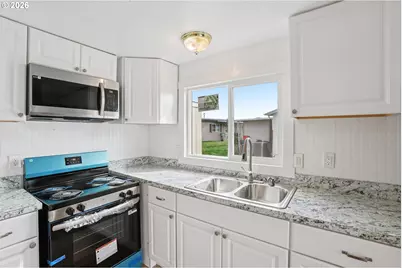 690 SW Liberty Bell Dr, Beaverton, OR 97006 - Photo 12
