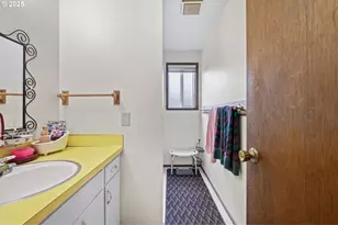 1429 Delrose Ave, Springfield, OR 97477 - Photo 8