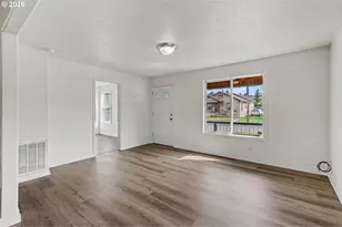 407 Jersey St, Silverton, OR 97381 - Photo 8