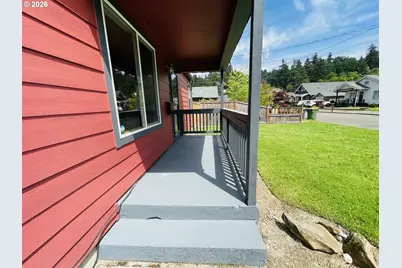 407 Jersey St, Silverton, OR 97381 - Photo 4