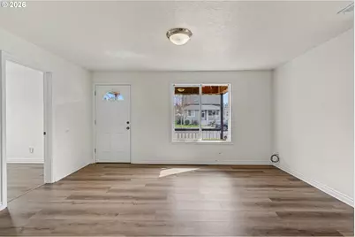 407 Jersey St, Silverton, OR 97381 - Photo 8