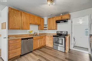 407 Jersey St, Silverton, OR 97381 - Photo 10