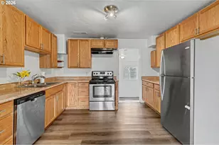 407 Jersey St, Silverton, OR 97381 - Photo 10