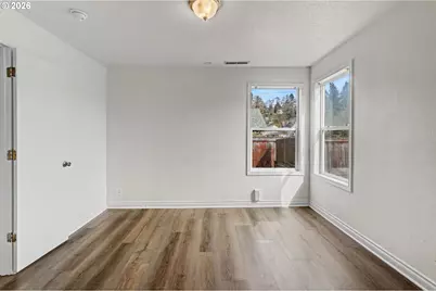 407 Jersey St, Silverton, OR 97381 - Photo 14